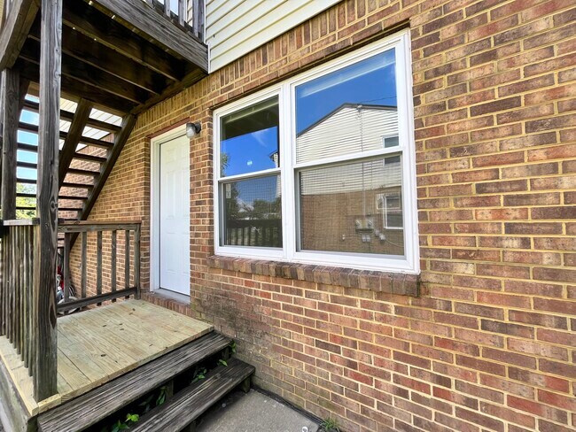 Photo - 209 Mapleshade Ave Unidad A