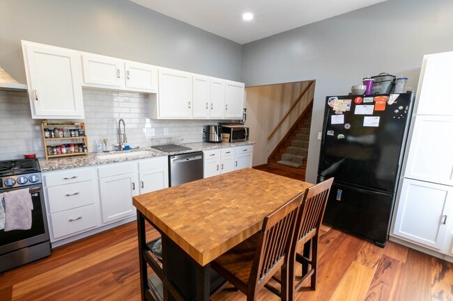 Photo - 1241 Bates Ave