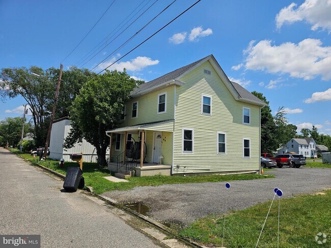 Building Photo - 6 Mill St Rental