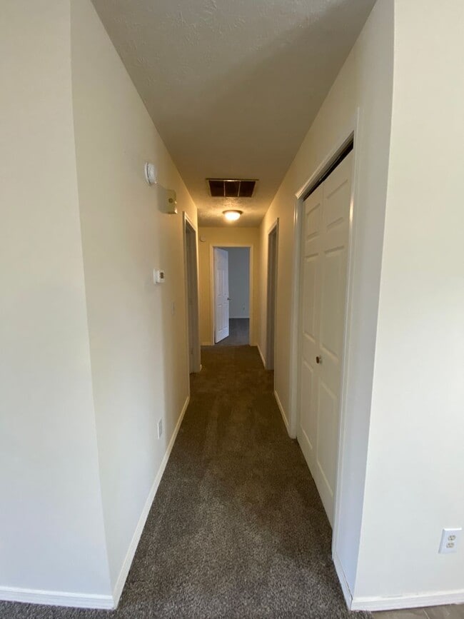 Photo - 3 Bedroom House Near the Clear Creek Trail