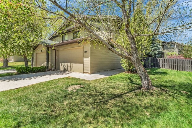 Building Photo - Cottage Loop Townhome