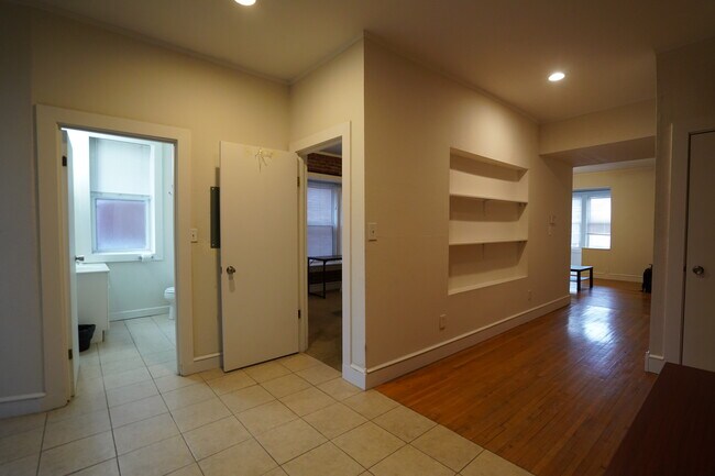 5943 Kingsbury Ave