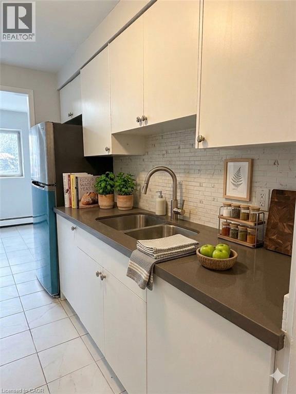 Photo - 15 Mowat Blvd Unit 4