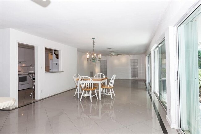 Photo - 2108 NE 44th St