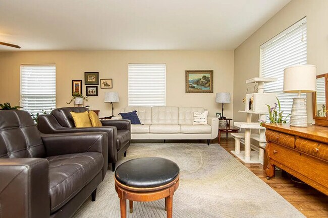 2 bedroom 1.5 bath townhome in Hillcrest