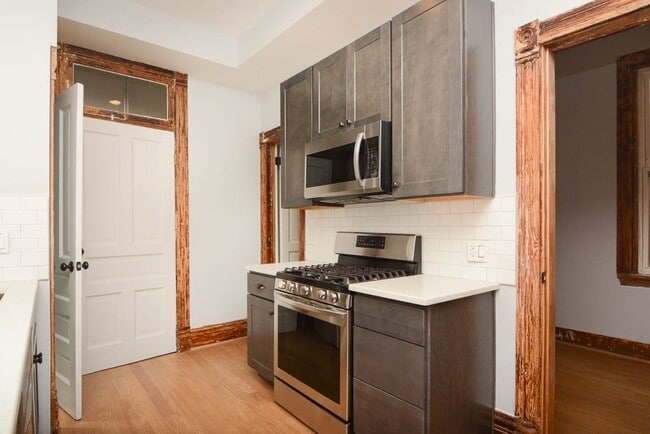 Photo - 921 N Winchester Ave Unit J06P