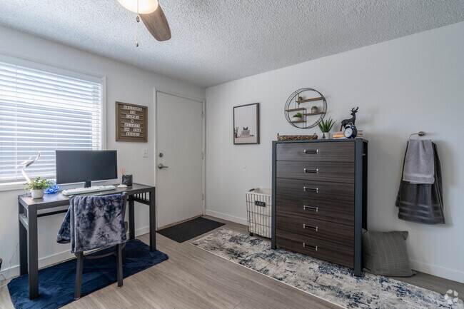 4BR, 1.5BA - 232SF - Bedroom