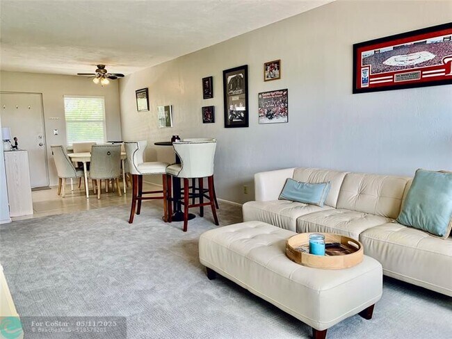 Photo - 2555 NE 11th St Unidad 606