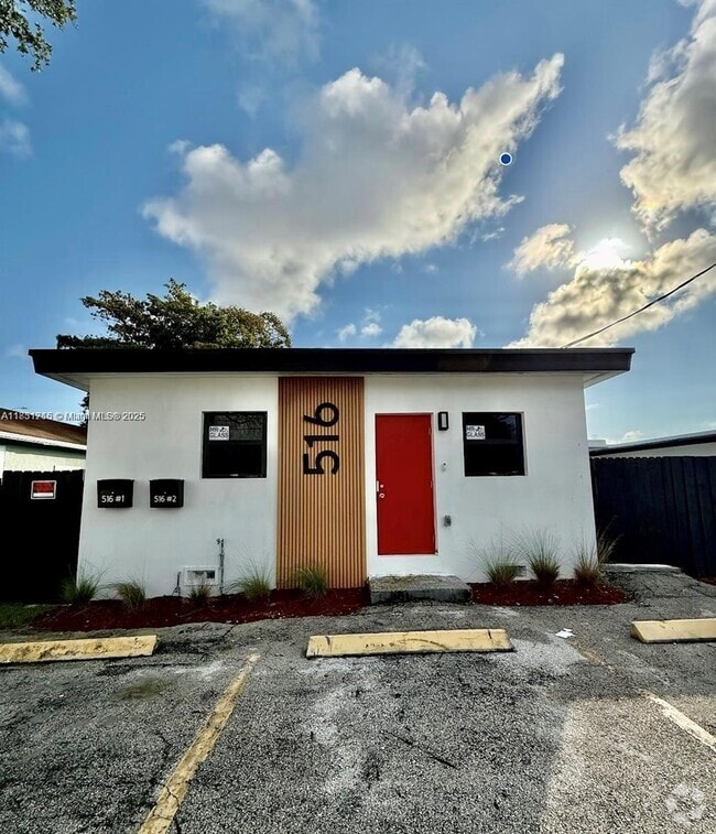 Building Photo - 516 NW 2nd Ave Unit B Rental