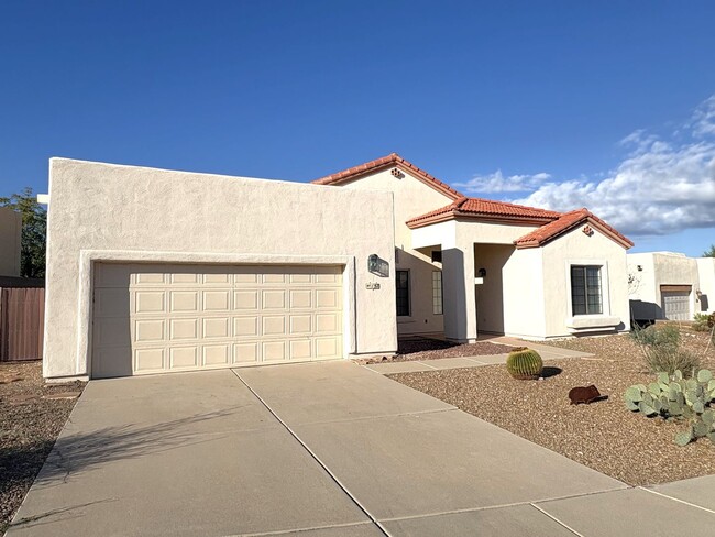 Building Photo - Great Eastside loacation
