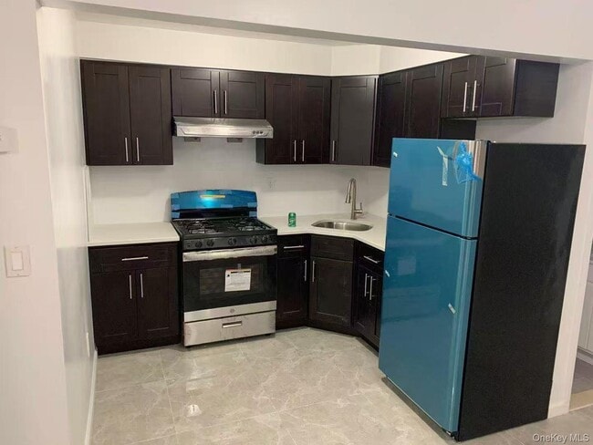 Building Photo - 325 45th St Unit 2