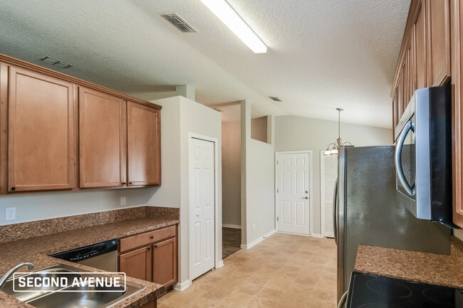 Photo - 1874 Reed Valley Way