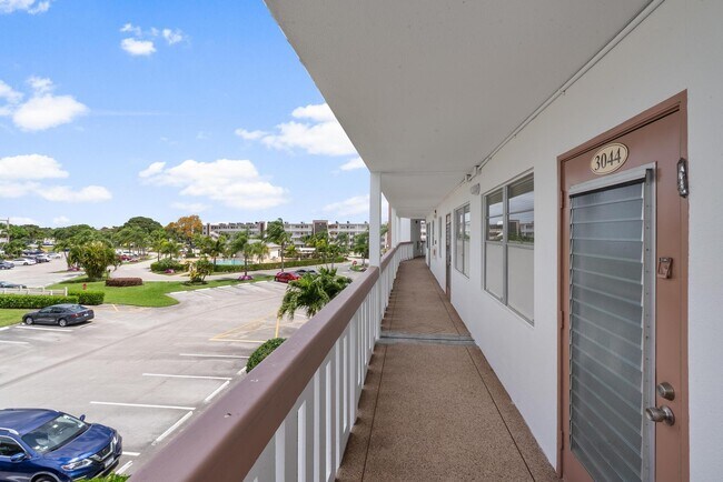 Photo - 3044 Wolverton E Unit 3044