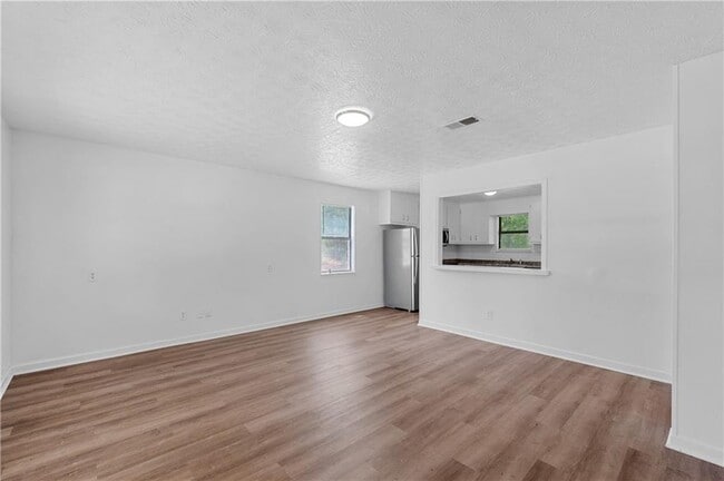 Photo - 340 Tanglewood Dr