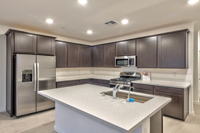 Photo - 2553 Venetia Pointe St