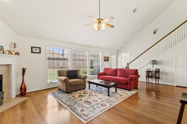 Photo - 427 Pinewood Ridge Dr