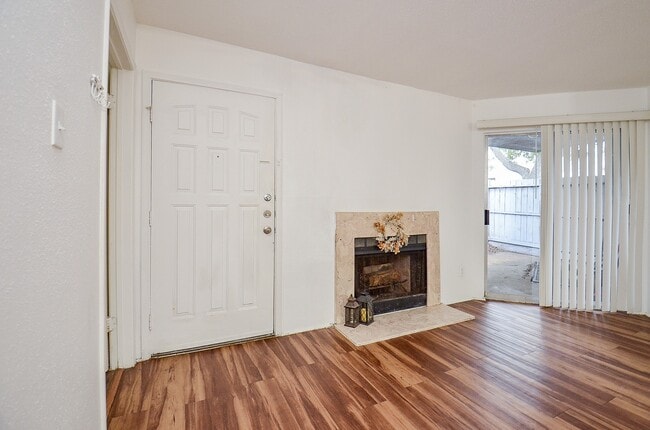 Photo - 9700 Leawood Blvd Unidad 1807