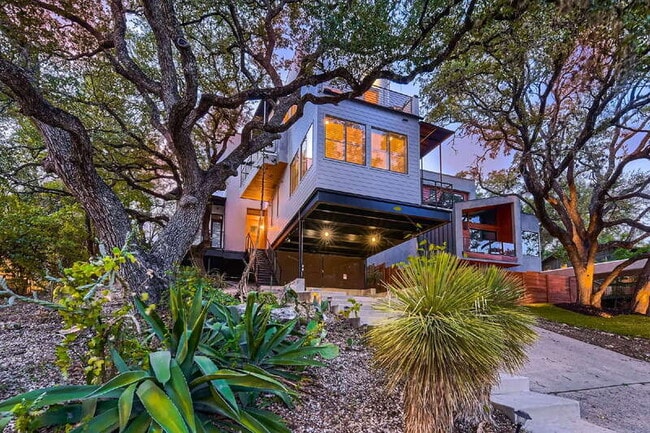 Photo - 2612 Carnarvon Ln Unidad A