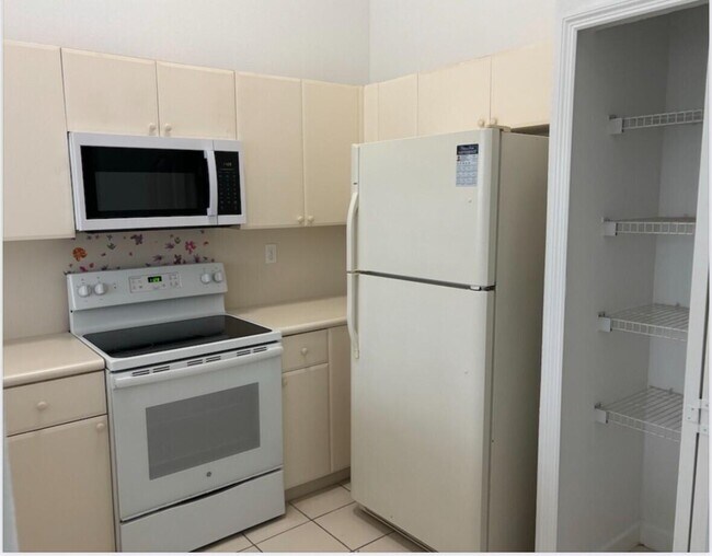Photo - 2731 SE 17th Ave Unit 210
