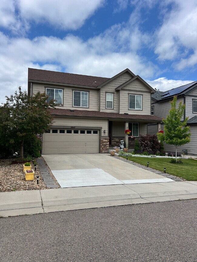 "Spacious 6-Bedroom Haven with 5 Full Baths in Aurora - *$400 off first months rent!"