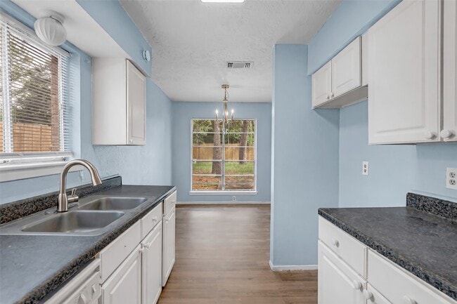 Photo - 4830 Hickorygate Dr