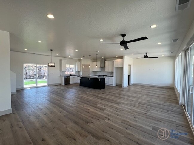 Photo - 664 E Desert Cactus Dr
