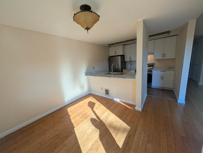 Photo - 4316 W Lake Sammamish Pky SE Unit h302