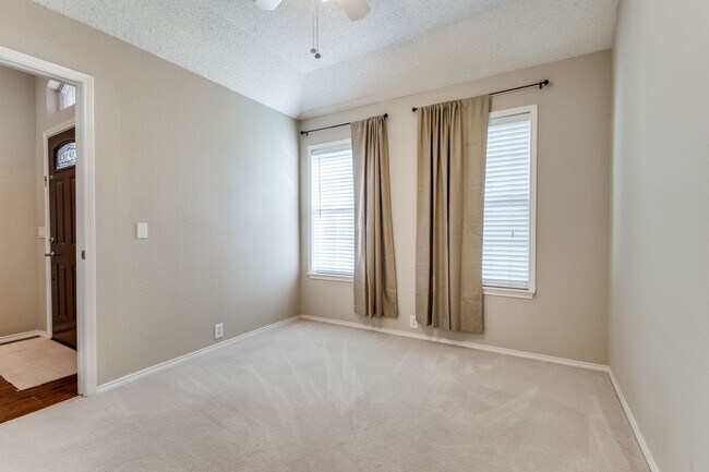 Photo - 233 Touchdown Dr