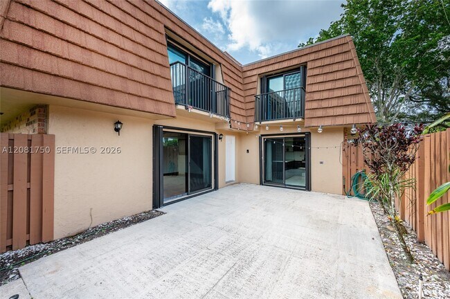 Photo - 2536 Camelot Ct