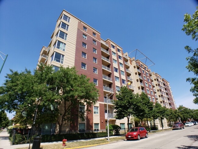 Building Photo - 100 N Hermitage Ave Unit 916 Rental