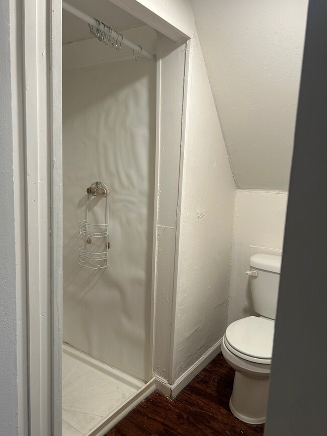 Photo - 2010 N Oakland Ave Unidad C