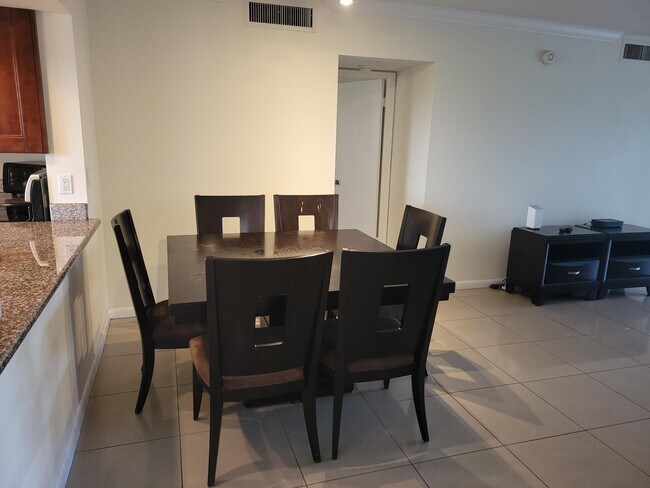 3050 N Palm Aire Dr Unit 508