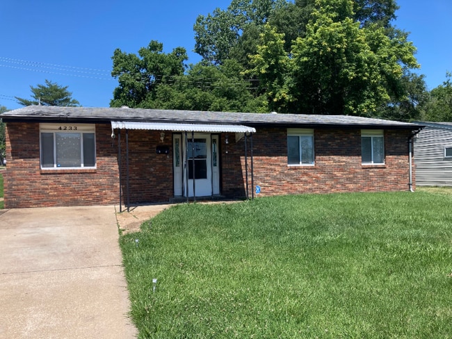 Building Photo - 4233 Calvert Ave Rental