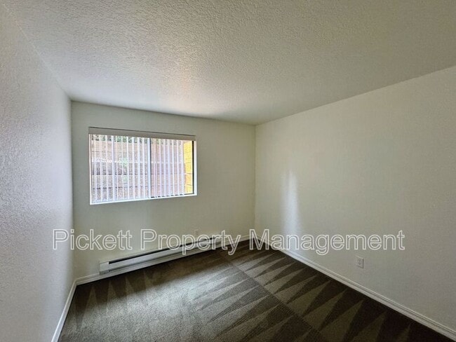 1700 W Sunn Fjord Ln