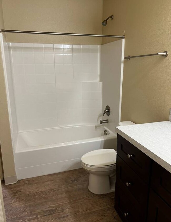 Photo - Alderbury Cove Apartments