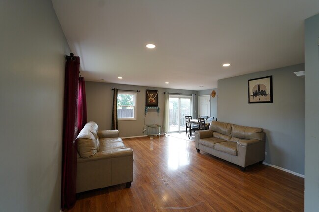 Photo - 807 Mansfield Ct