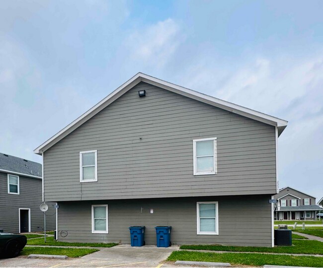 Photo - 23338 High Pt St