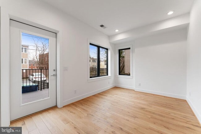 Photo - 2217 40th St NW Unit 102