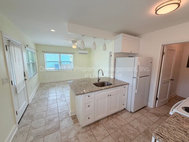 Photo - 206 Bates Ave Unit W