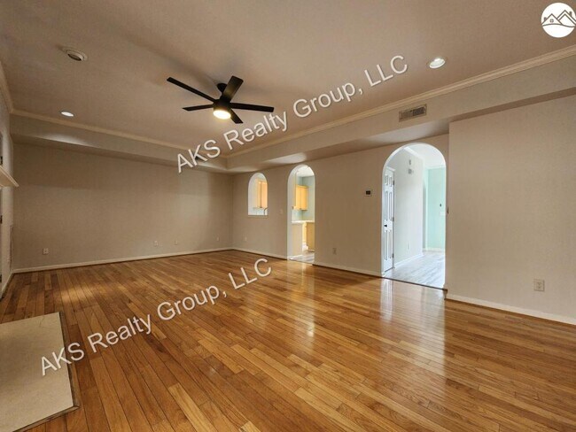 Photo - 617 Parkside Cir