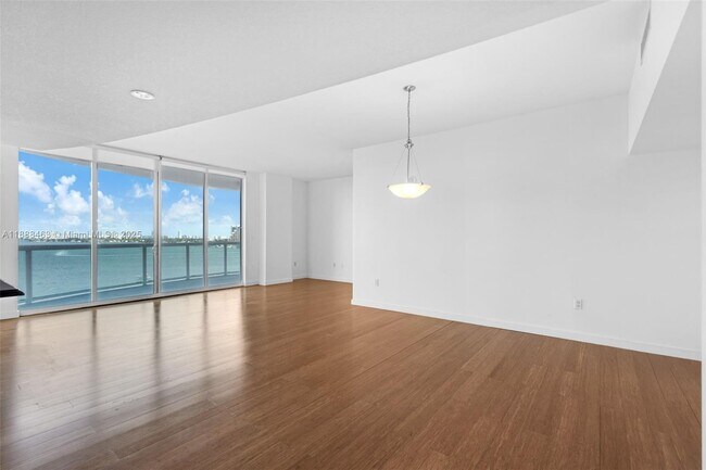 Photo - 1800 N Bayshore Dr Unit 901