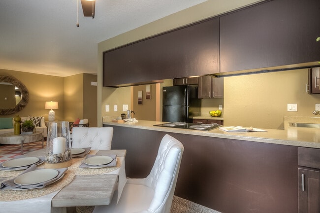 Photo - Oak Hill Apartments