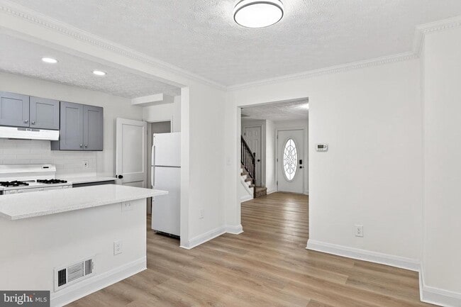 Photo - 1870 Yakona Rd