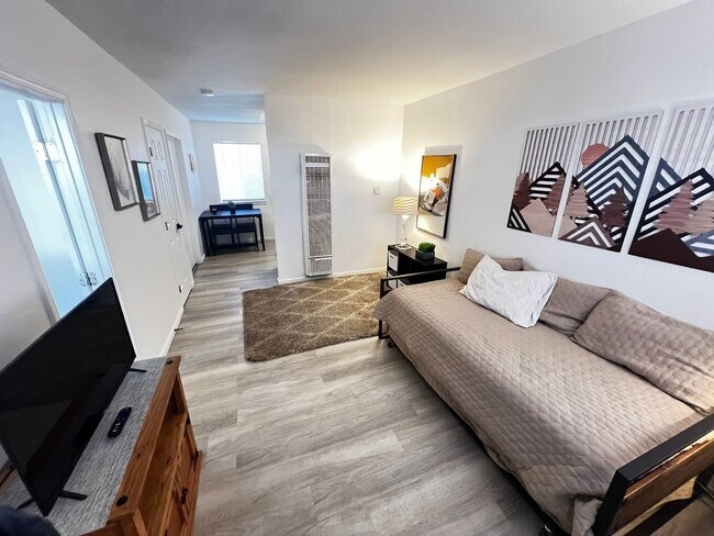 Photo - 4091 Greenwood Rd Unit 2