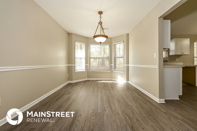 Photo - 541 Rosalind Terrace