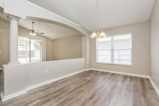 Photo - 2118 Flintlock Blvd