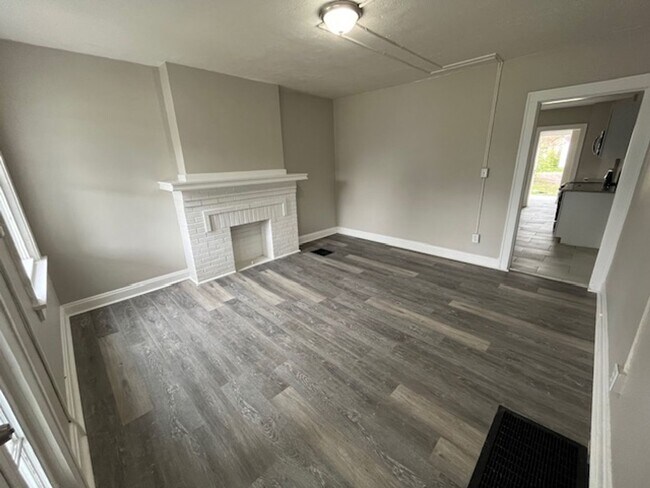 87-97 N. Burgess Avenue