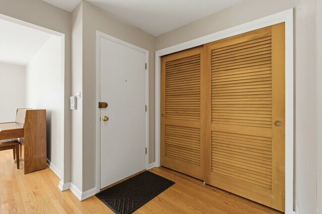 Photo - 556 Barton Ave Unit 1