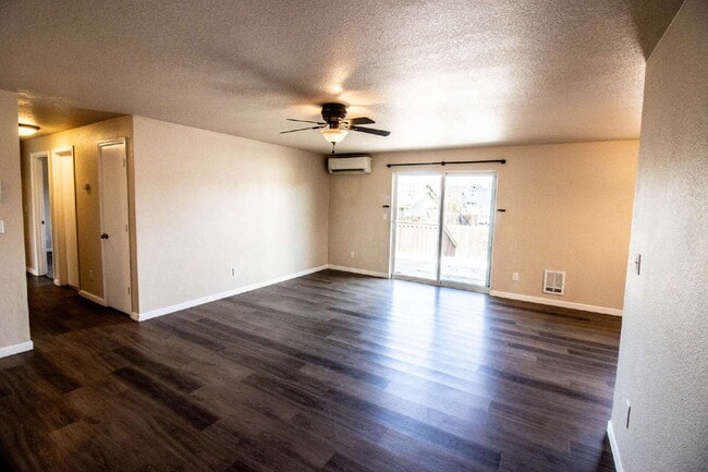 Photo - MOVE IN SPECIAL IF YOU SIGN LEASE BY 4/15/2026!!!!!!! Newly Updated 3/2 Home in SW Redmond