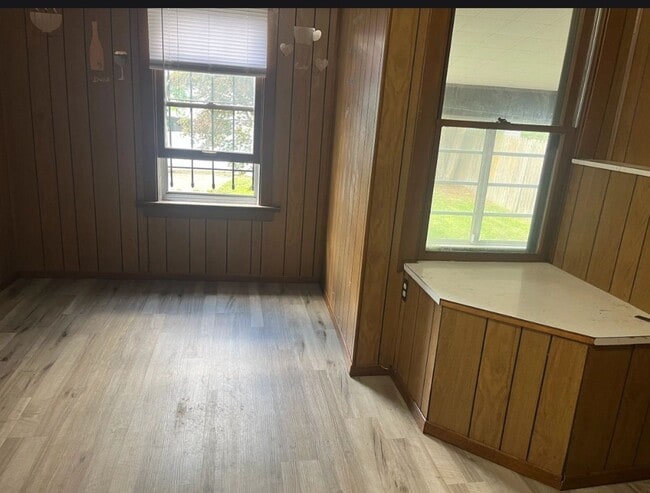 Photo - 360 Lemert St